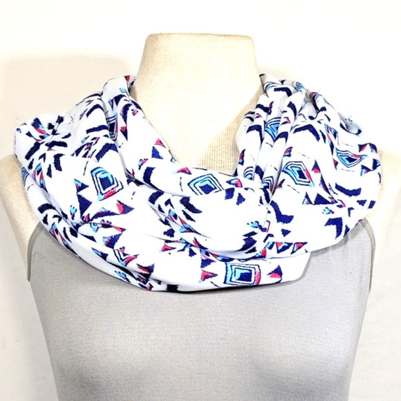 💙 Silky Infinity Scarf #hundredsofscarves - Picture 1 of 3